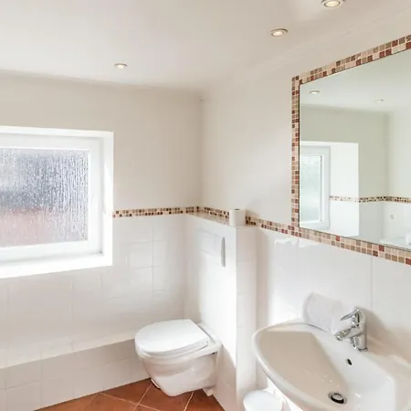 2 Bedroom Stunning In Appartamento